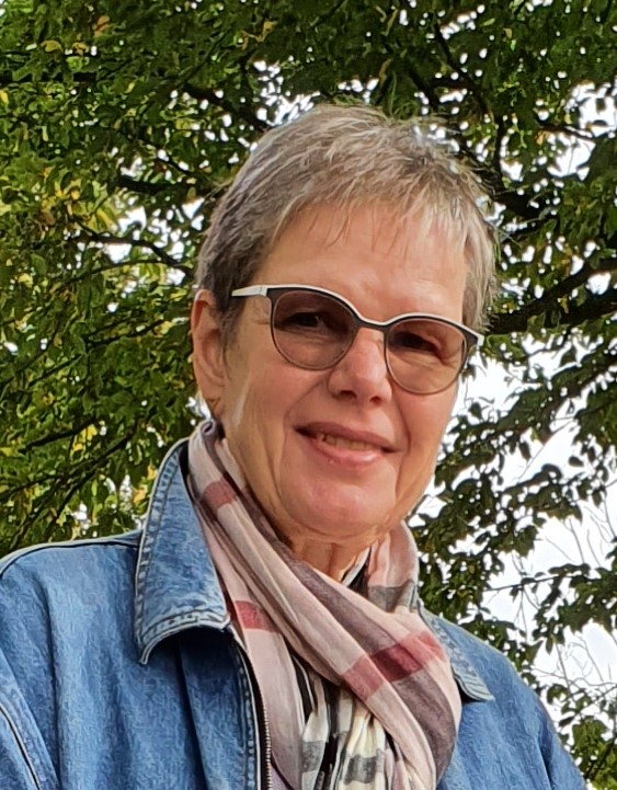 Bettina M Jasper