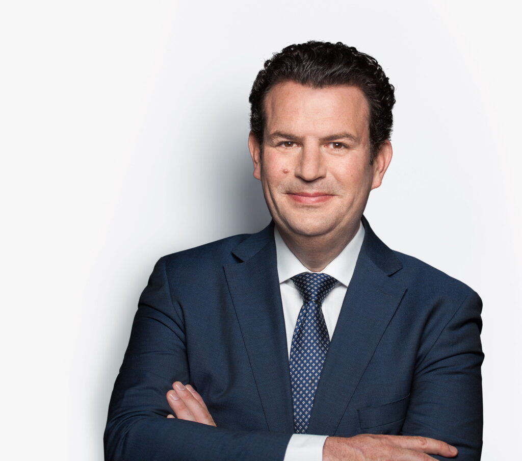 Sieht den allgemeinverbindlichen Tarifvertrag für die Altenpflege kurz vor der Realisierung: Bundesarbeitsminister Hubertus Heil (SPD).