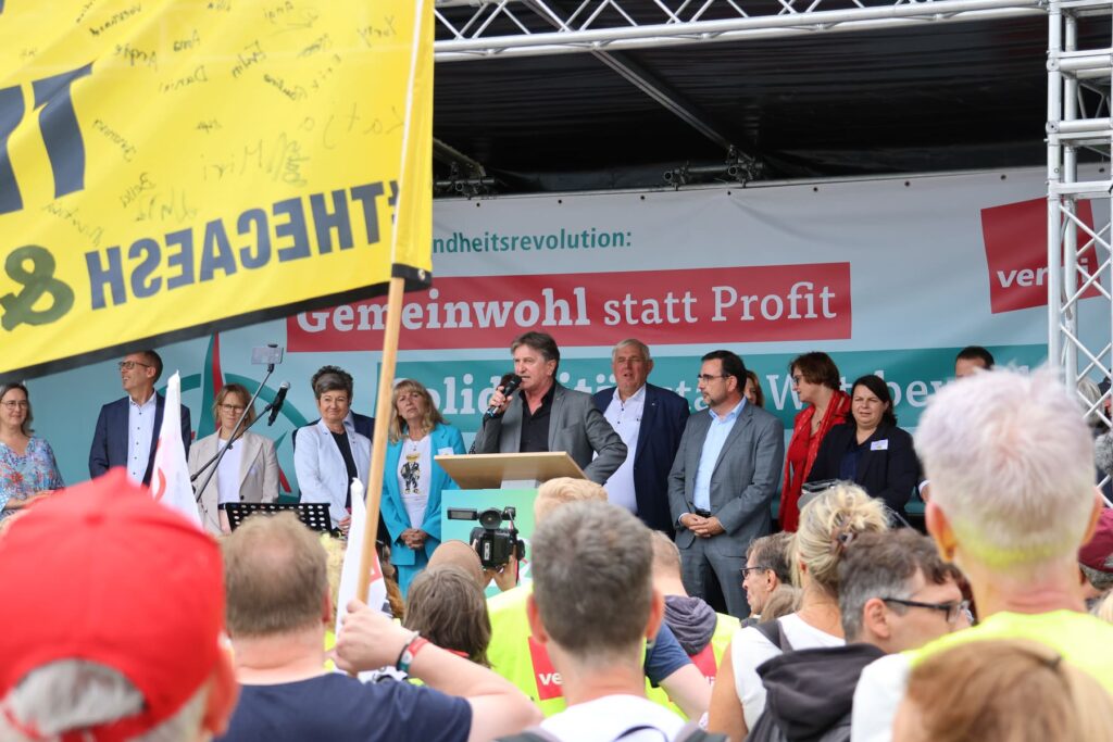 Rede von Baden-Württembergs Gesundheitsminister Manne Lucha bei ver.di-Kundgebung anlässlich der Gesundheitsministerkonferenz