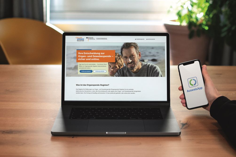 Blick auf ein Notebook mit dem Organspende-Register