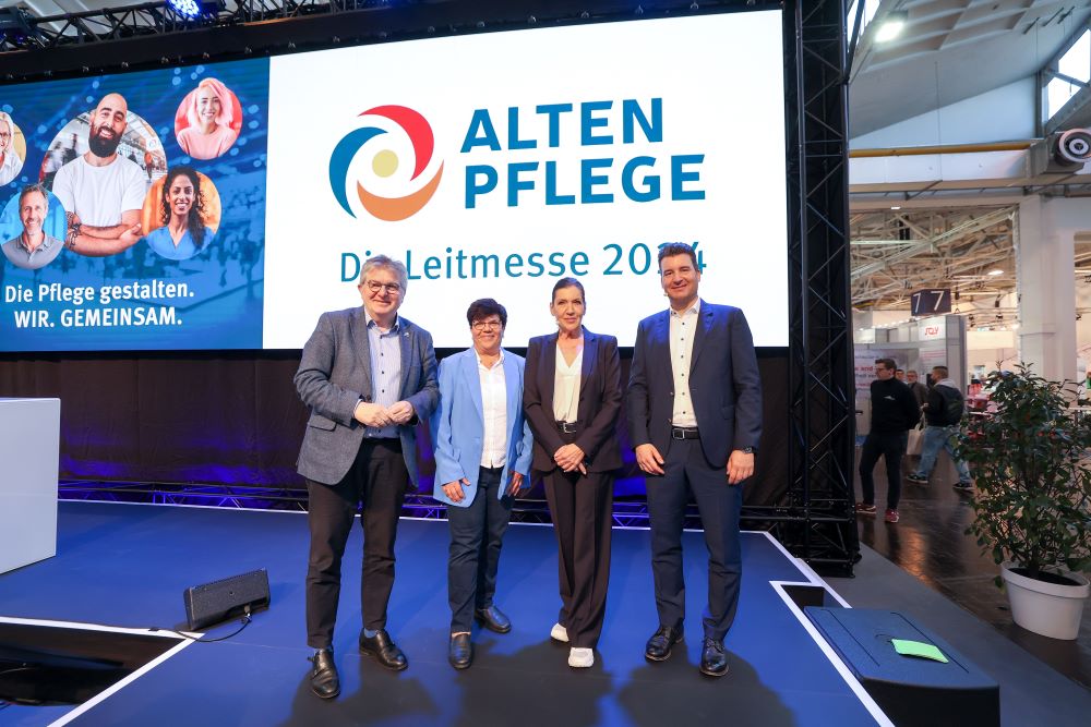 Peter Renzel, Stadtrat und Gesundheitsverantwortlicher der Stadt Essen, Claudia Moll, Pflegebevollmächtigte der Bundesregierung, Katy Karrenbauer und Dr. Dominik Wagemann (v.l.)