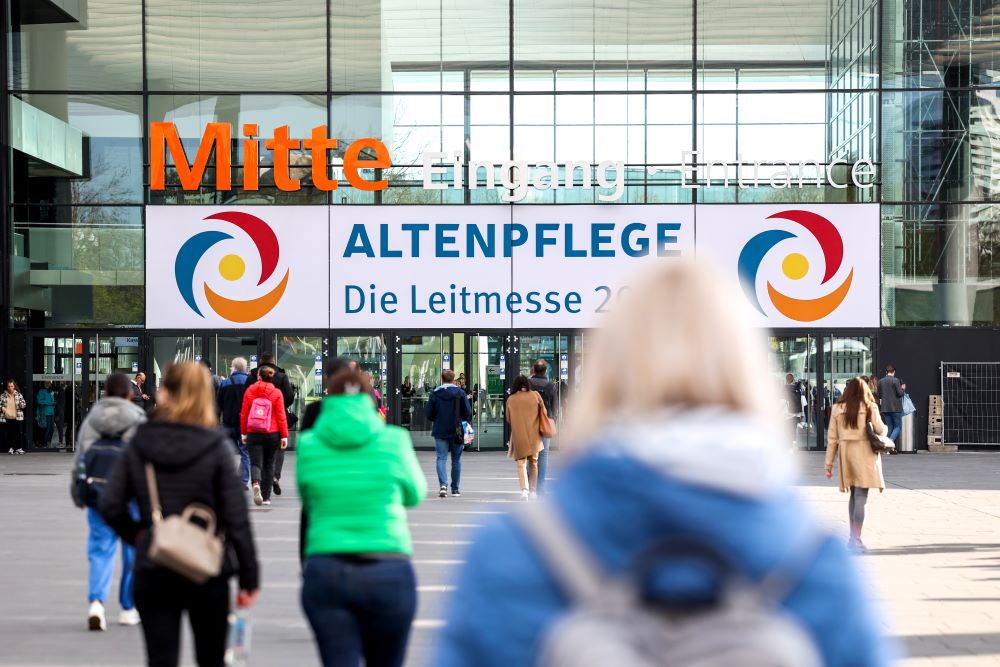 ALTENPFLEGE Messe Eingang zur Messe