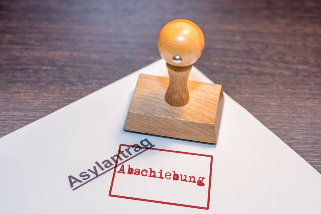 Asyl, Abschiebung
