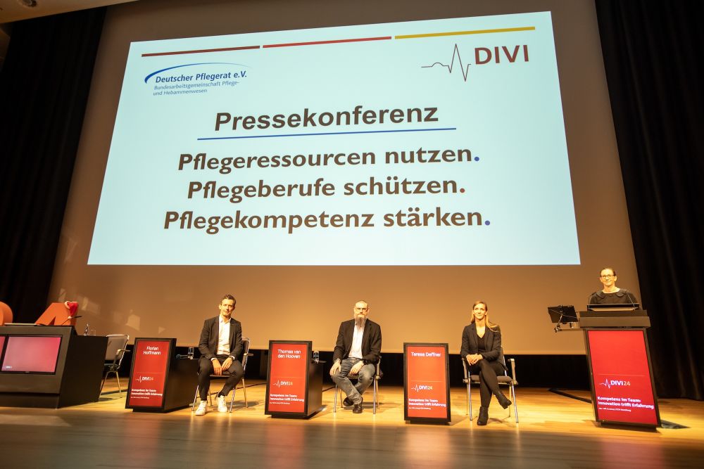 Gemeinsame Pressekonferenz von DIVI und DPR: „Wir haben nicht die Zeit, alle Pflegegesetze neu zu schreiben."