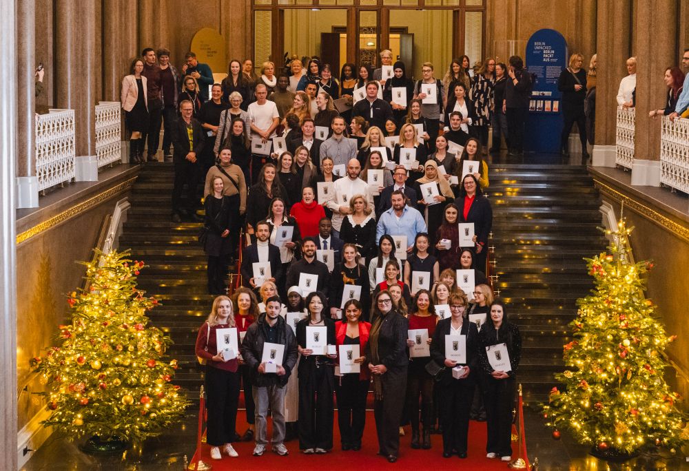 Gruppenbild der "Besten" der Pflege" im Berliner Roten Rathaus