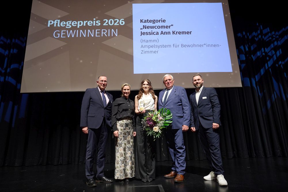 Jens Albrecht, Sandra Postel, Jessica Ann Kremer, Karl-Josef Laumann und bei der Preisverleihung im Maritim-Hotel in Düsseldorf.