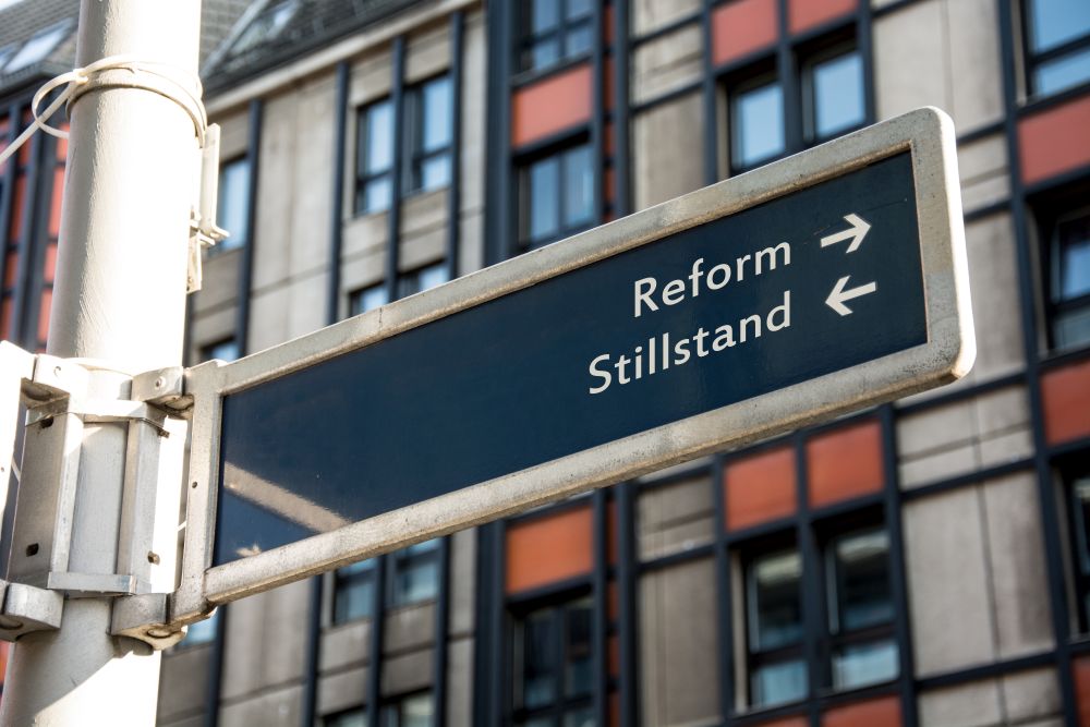 Pflegeverbände fordern Kurswechsel nach PNOG-Verschiebung