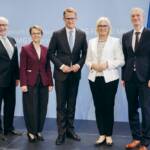 Minister und Parlamentarische Staatssekretäre (v.l. Dr. Georg Kippels, Katja Kohlfeld, Dr. Carsten Linnemann, Dr. Christiane Schenderlein, Christian Luft)
