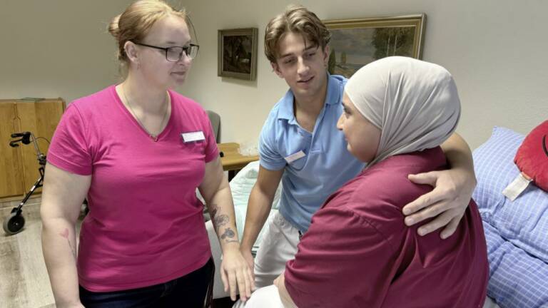 Die praktische Ausbildung in der Pflegeeinrichtung ist nur ein mögliches Einsatzgebiet akademisch ausgebildeter Pflegefachpersonen.