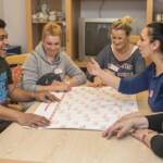 Die Integration ausländischer Pflegekräfte dauere zu lange, kritisiert der Verband katholischer Altenhilfe in Deutschland.
