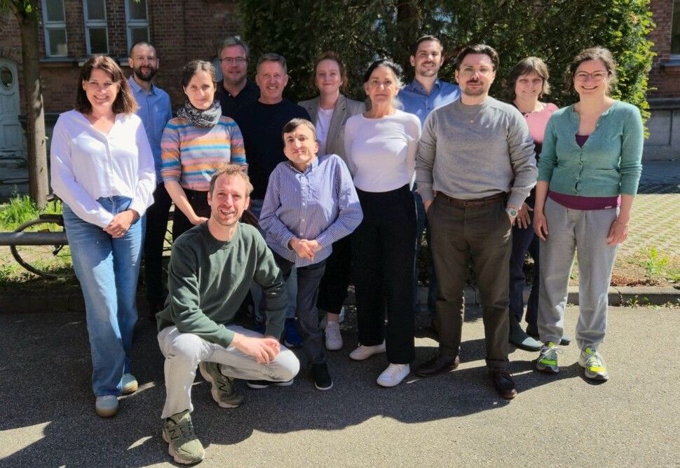 Das Projektteam bündelt die Expertise der beiden HM-Studienfakultäten MUC.DAI und MUC.HEALTH sowie weiterer Partner aus Wissenschaft und Praxis für die Verbesserung des Pflegealltags.